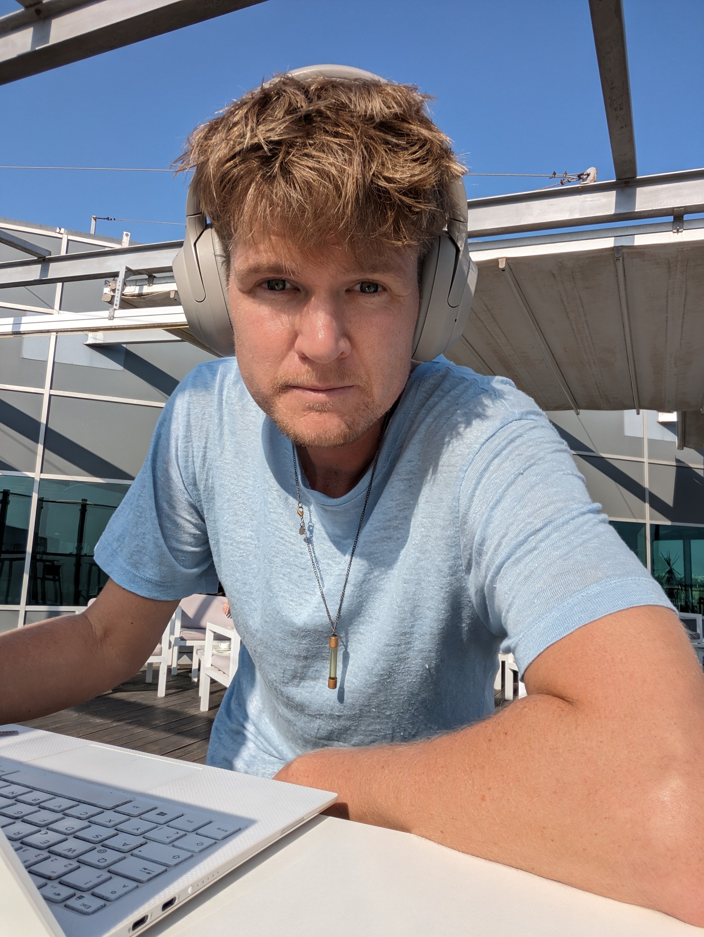 Marcus Sjölin working outside